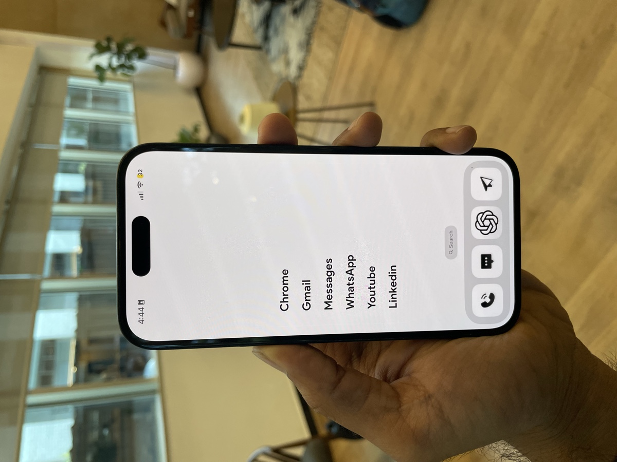 A minimal home screen with only essential apps — no distracting icons to tempt you at night.